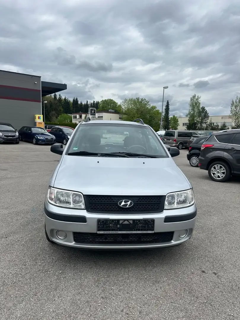 Hyundai Matrix Plateado - 1