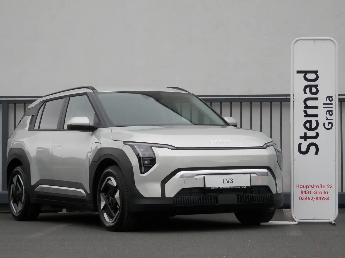 Kia EV3 FWD 81,4kWh Long Range Earth Silber - 2
