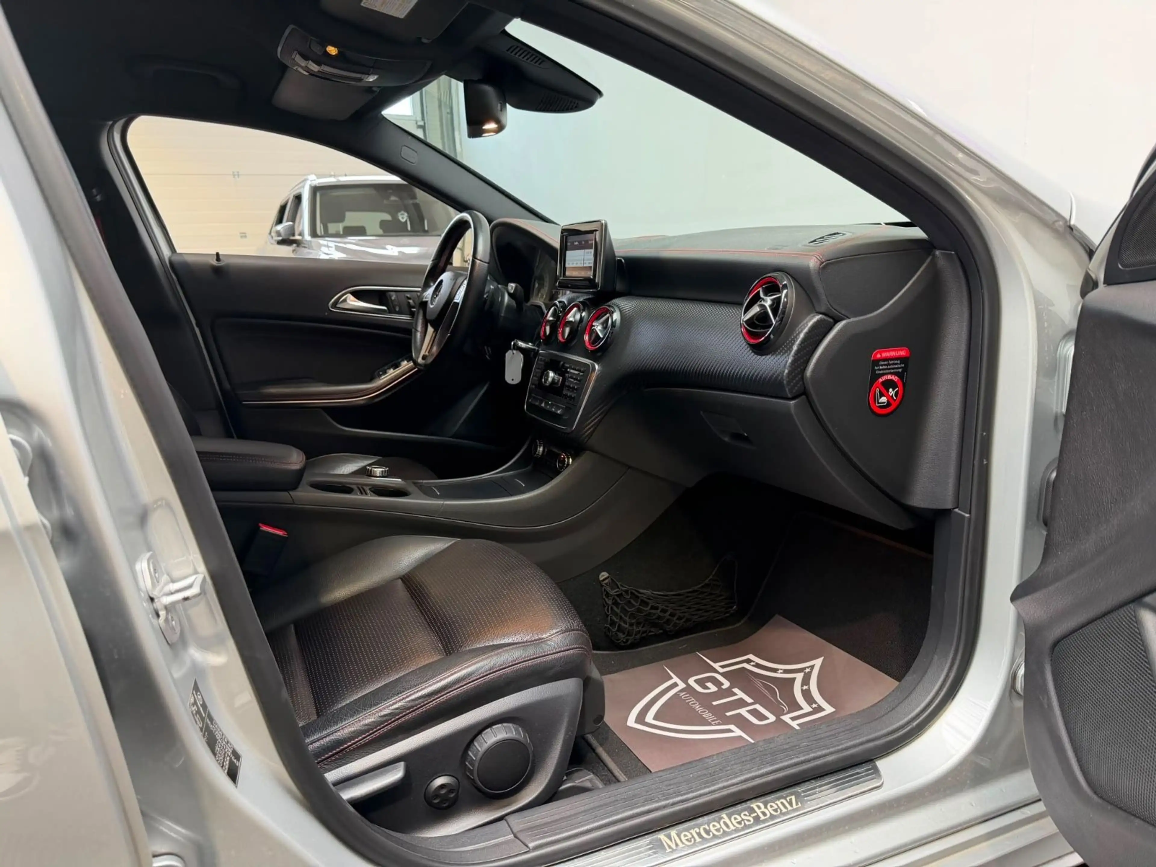 Mercedes-Benz A 250 Sport AMG-Line *LED*Memory*SHZ* — photo 12