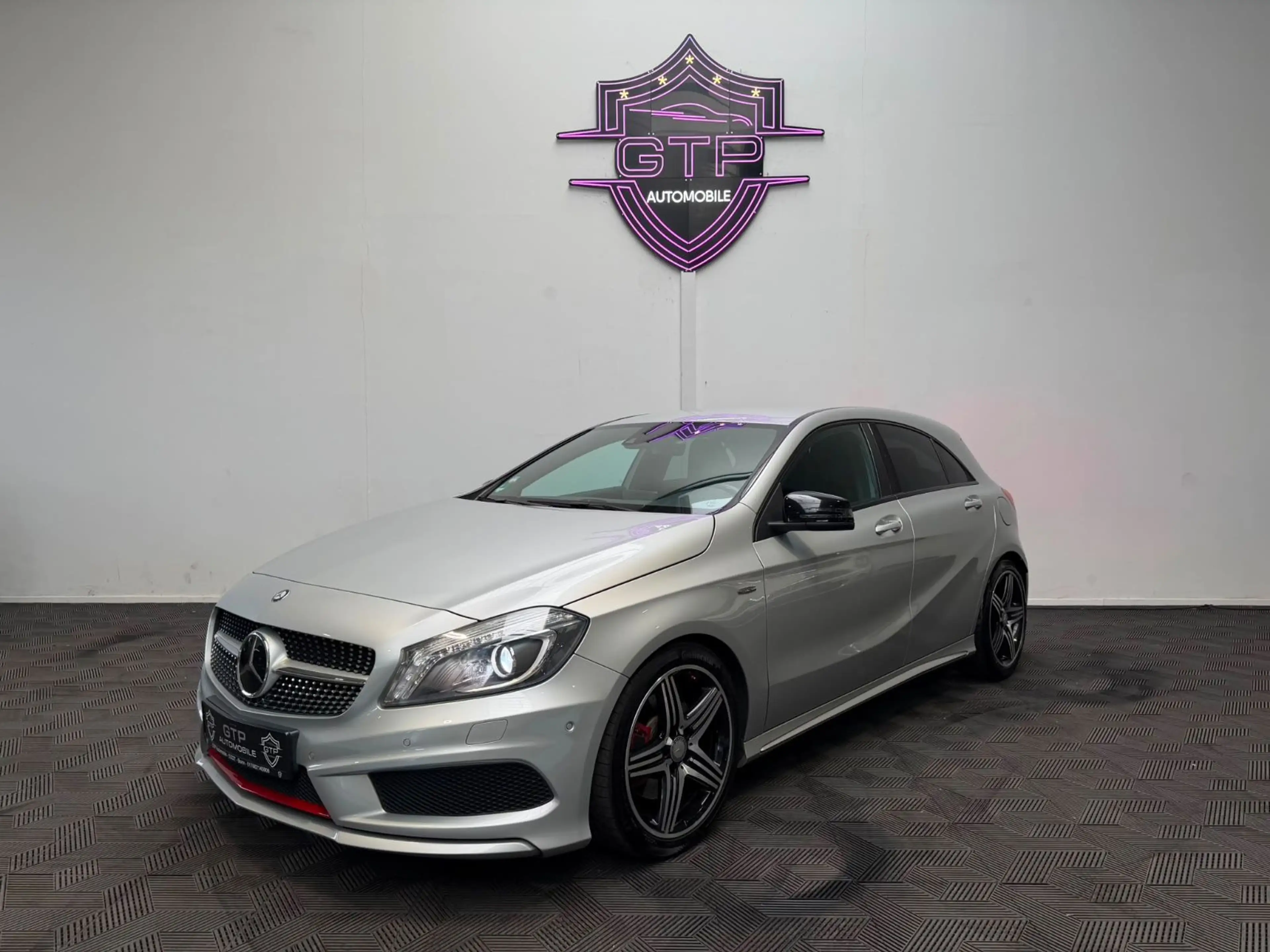 Mercedes-Benz A 250 Sport AMG-Line *LED*Memory*SHZ*