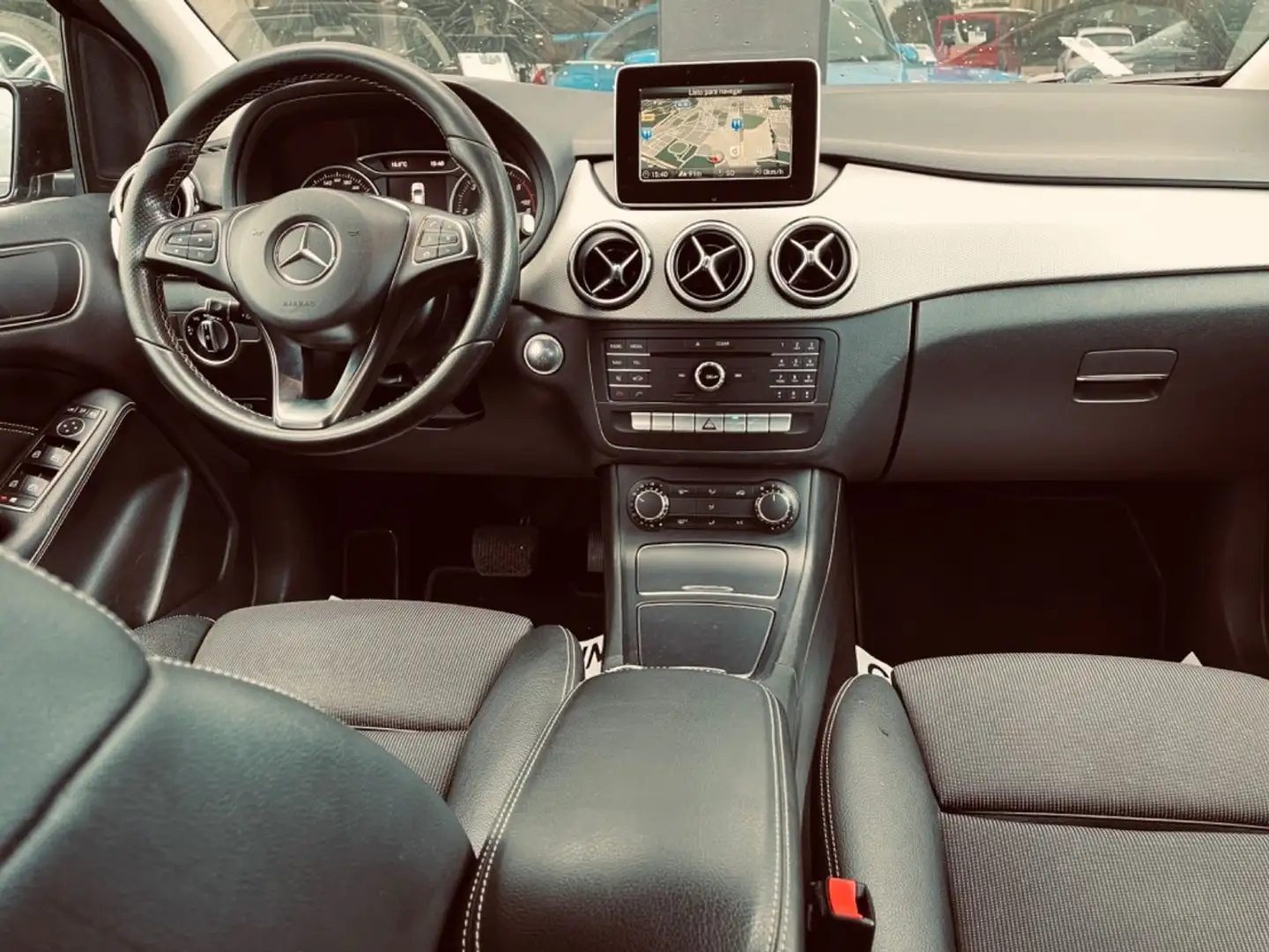 Mercedes-Benz B 250 200d 4MATIC 7G-DCT Siyah - 2