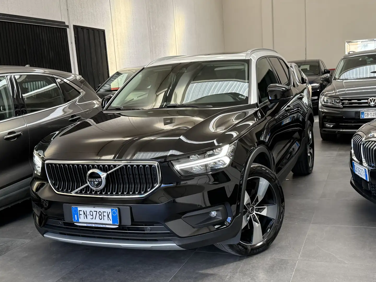 Volvo XC40 2.0 d3 R-design awd geartronic my20 - 1