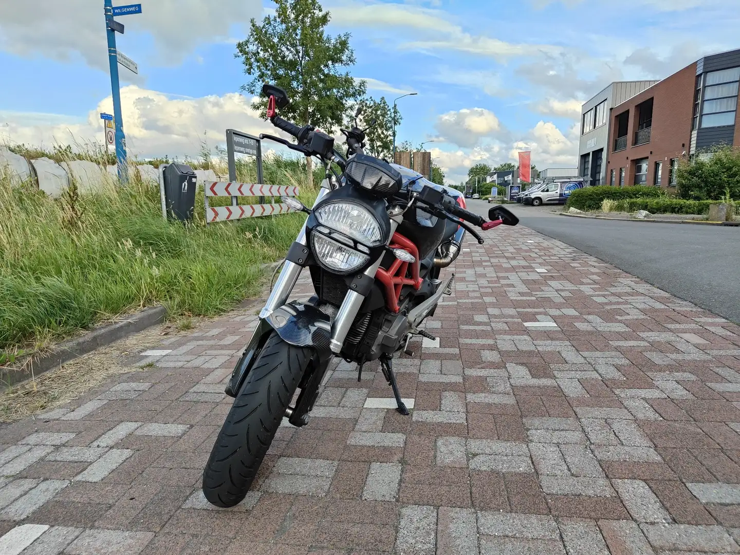 Ducati Monster 696 Rojo - 2