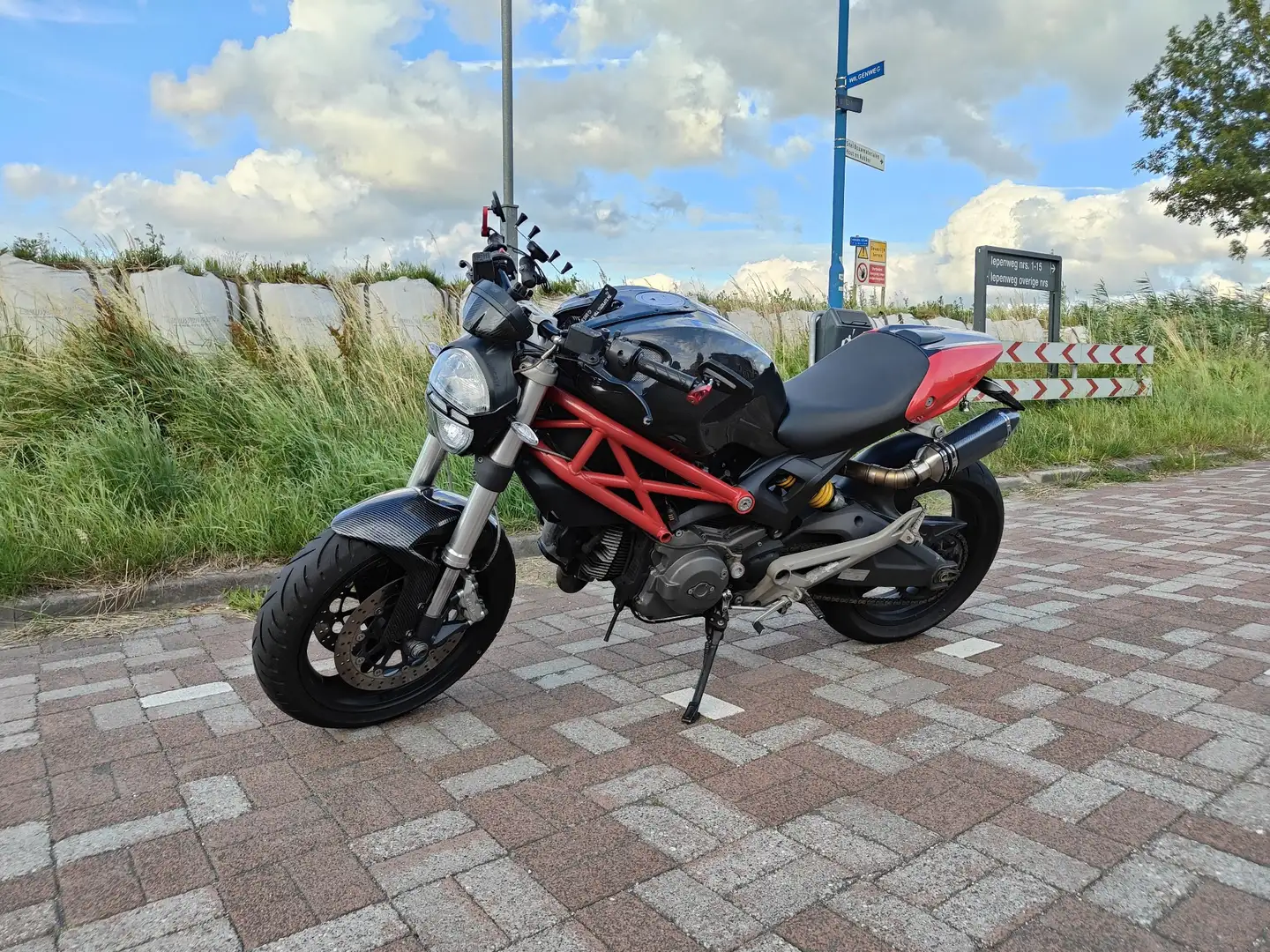 Ducati Monster 696 Rojo - 1