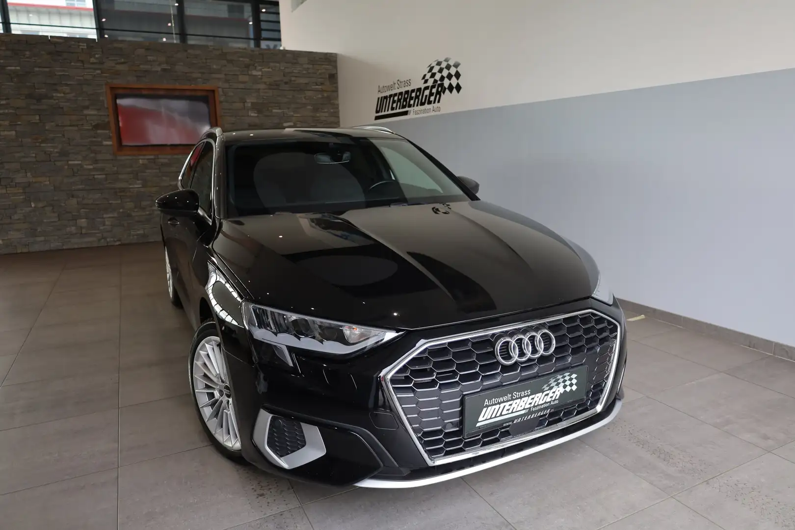 Audi A3 Sportback 40 TFSIe advanced S-tronic Schwarz - 2