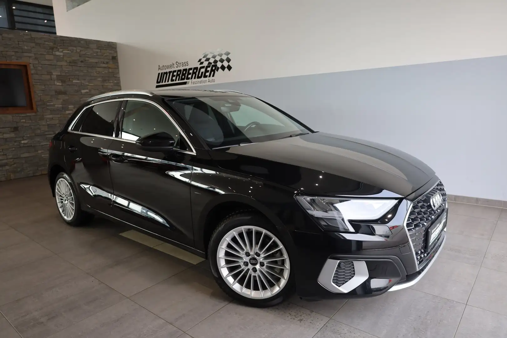 Audi A3 Sportback 40 TFSIe advanced S-tronic Schwarz - 1
