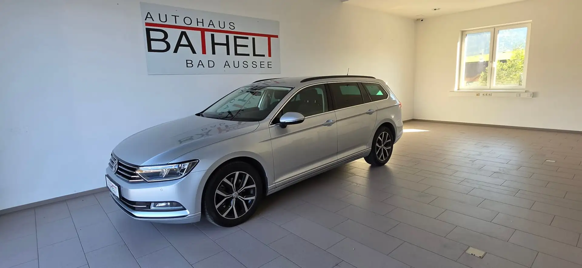 Volkswagen Passat Variant CL TDI SCR 4MOTION DSG Silber - 1