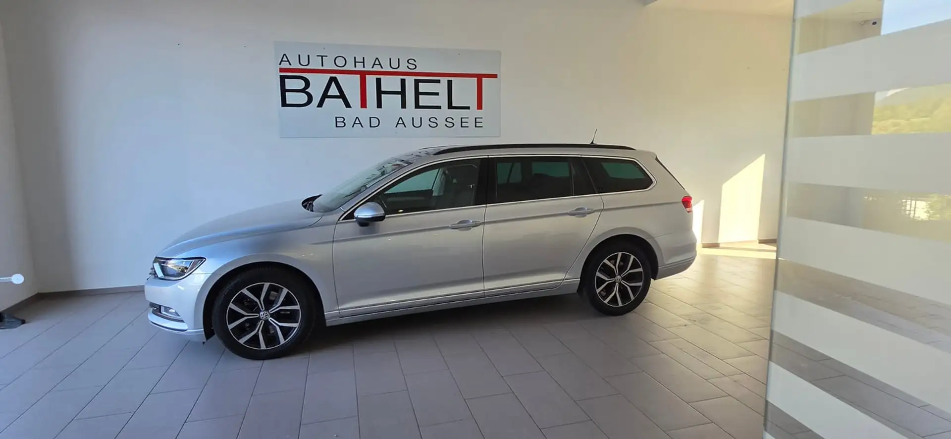 Volkswagen Passat Variant CL TDI SCR 4MOTION DSG Silber - 2