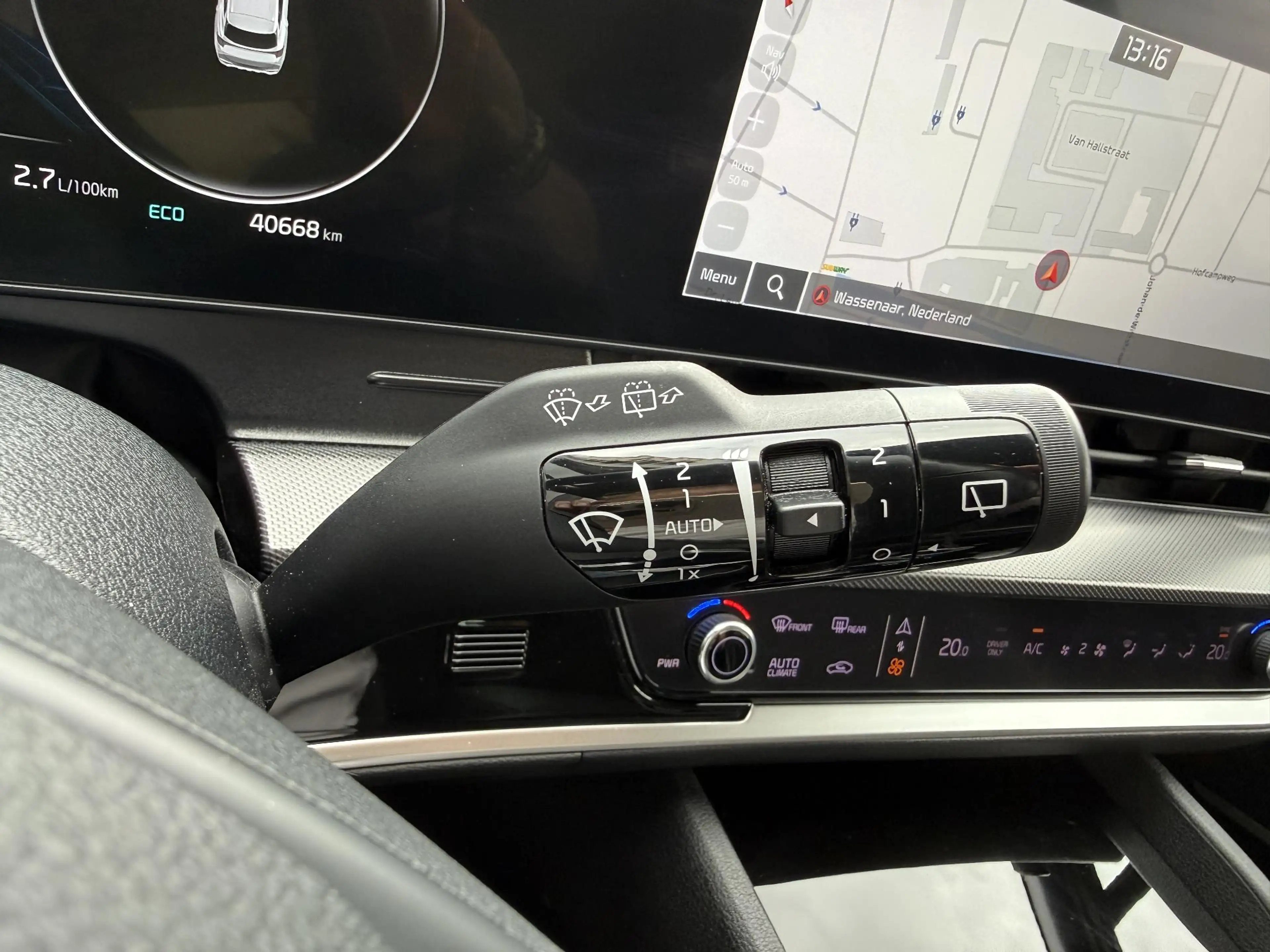 Kia Sportage 1.6 T-GDi Plug-in Hybrid AWD GT-Line — photo 14
