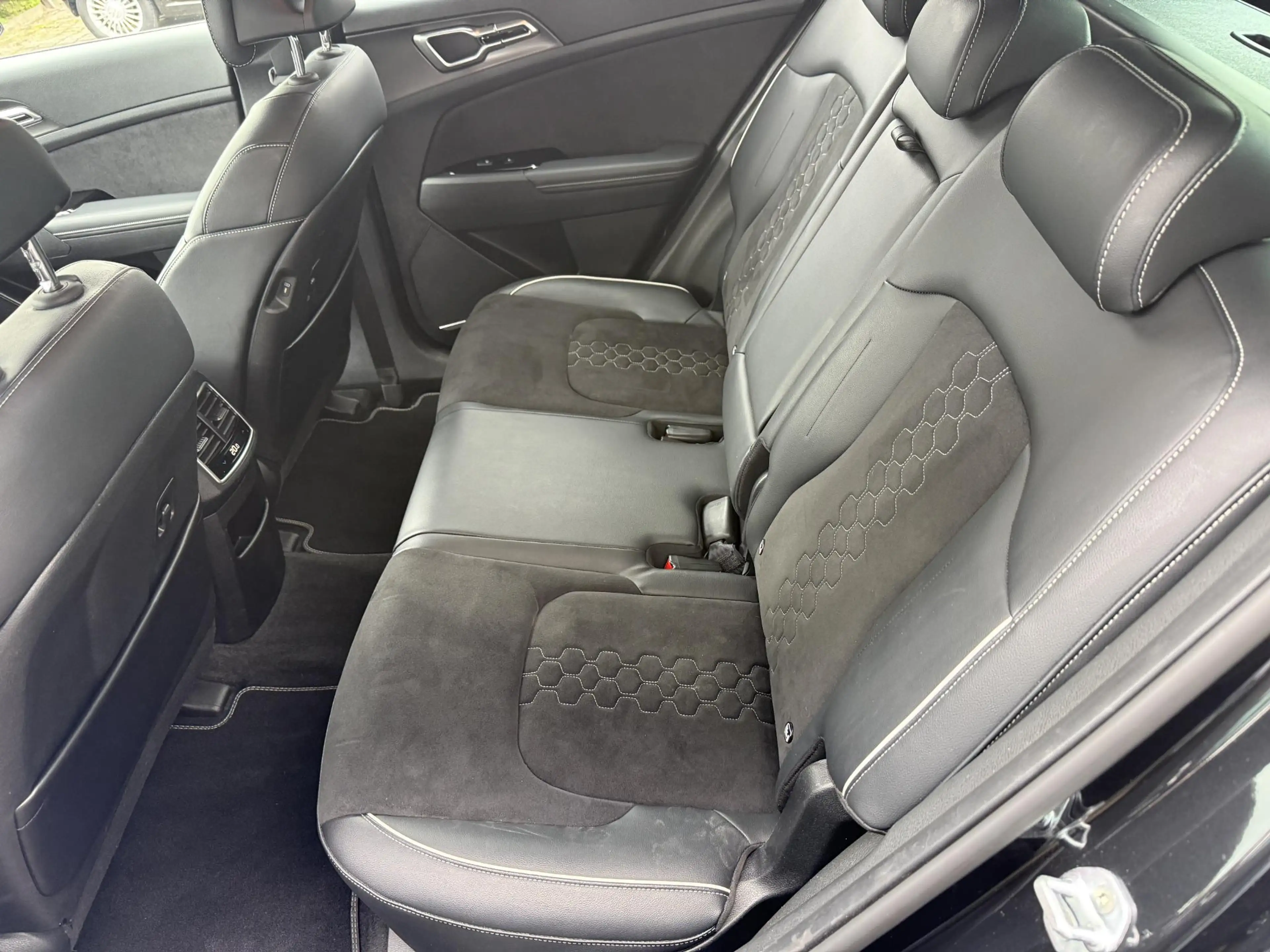 Kia Sportage 1.6 T-GDi Plug-in Hybrid AWD GT-Line — photo 22