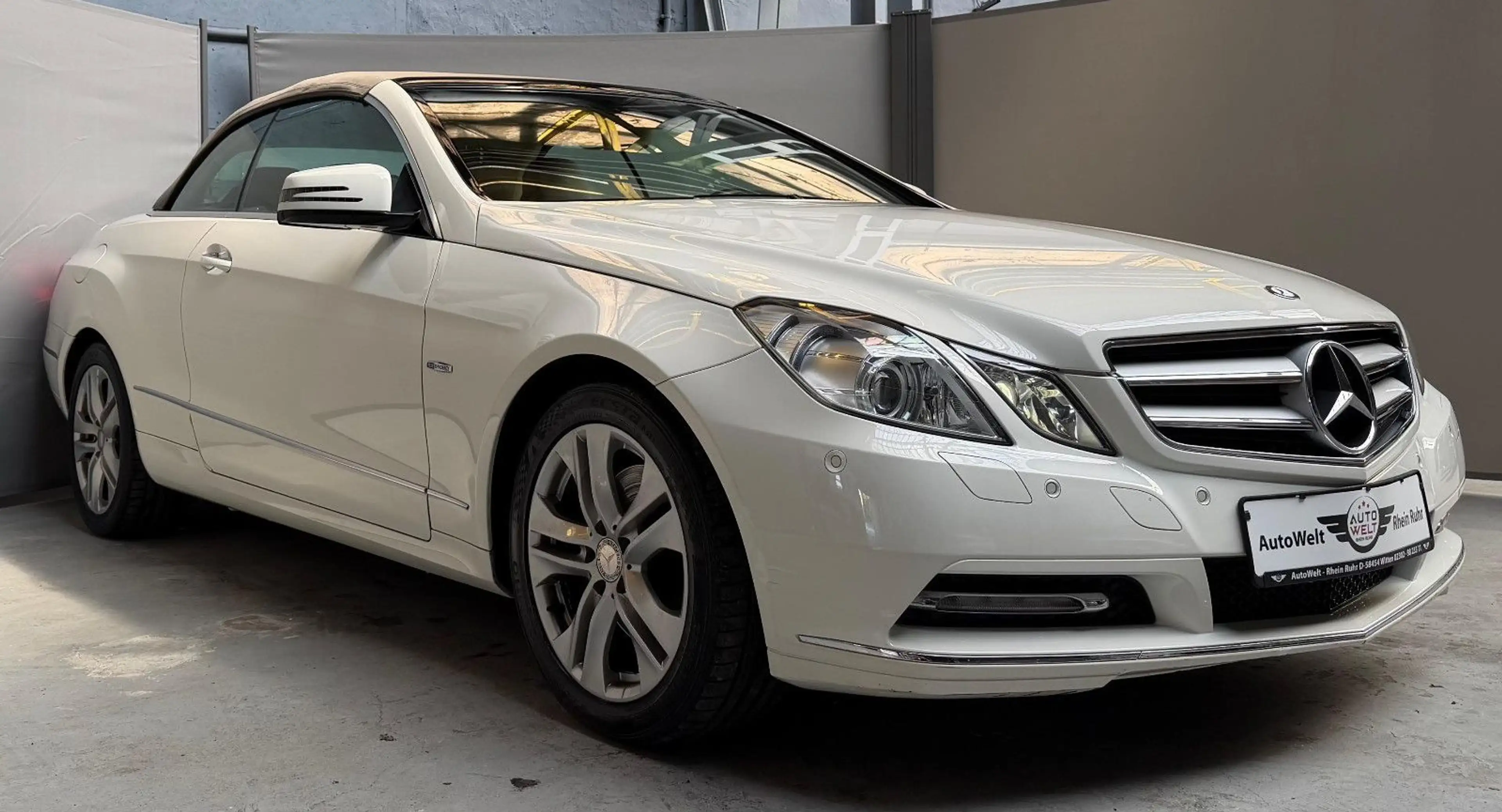 Mercedes-Benz E 350 Cabrio CGI BlueEfficiency Leder Keyless-Go — photo 2