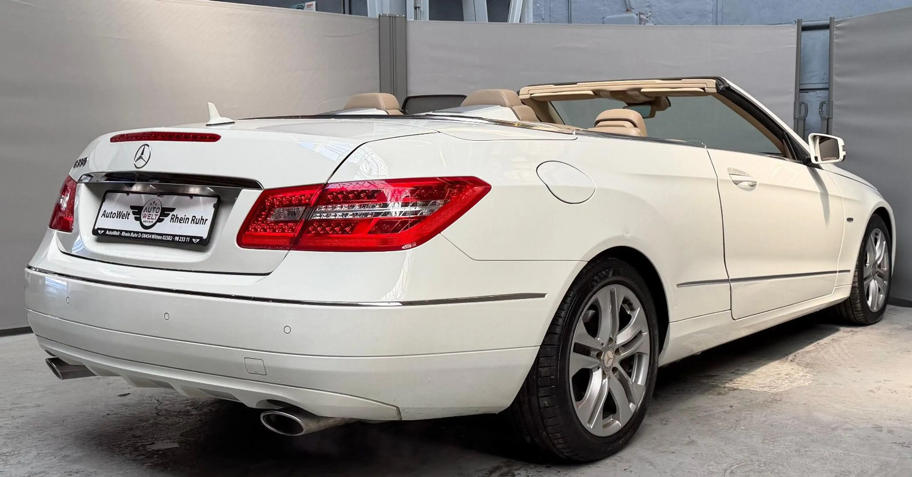 Mercedes-Benz E 350 Cabrio CGI BlueEfficiency Leder Keyless-Go — photo 9