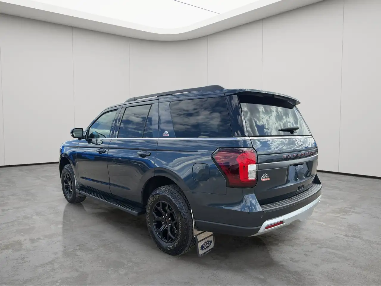 Ford Expedition снимка Ford Expedition