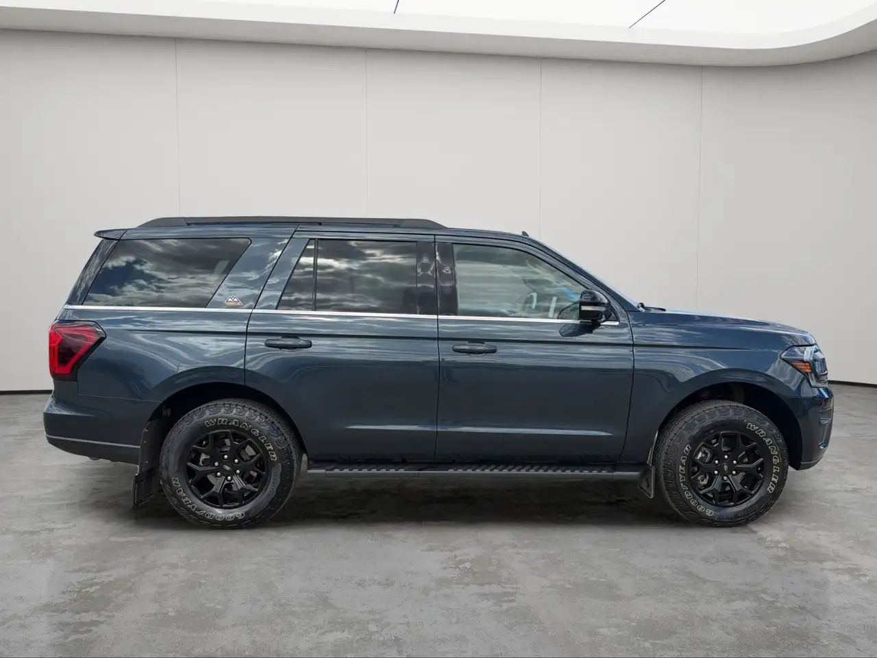 Ford Expedition снимка Ford Expedition
