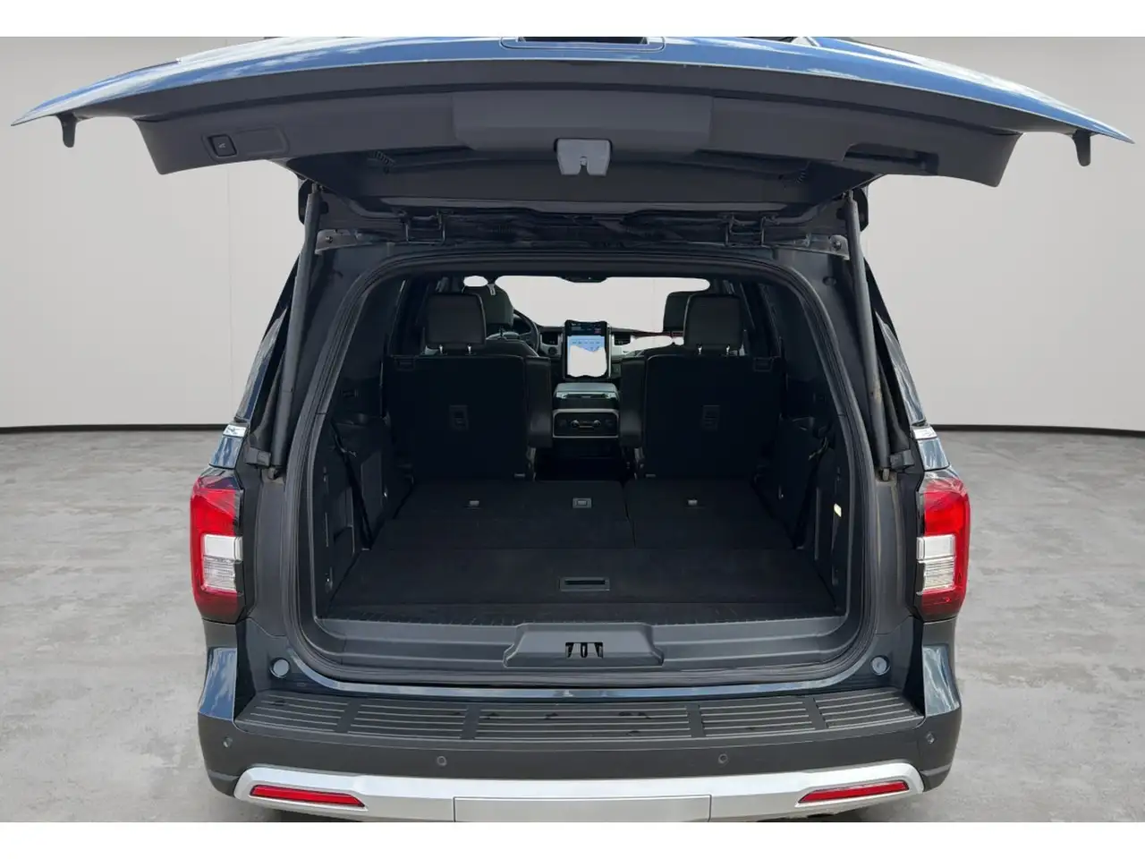 Ford Expedition снимка Ford Expedition