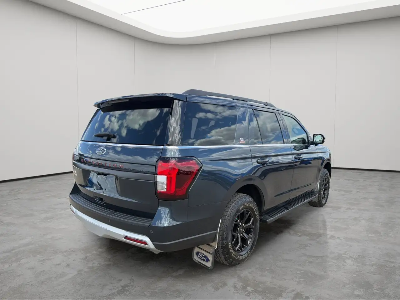 Ford Expedition снимка Ford Expedition