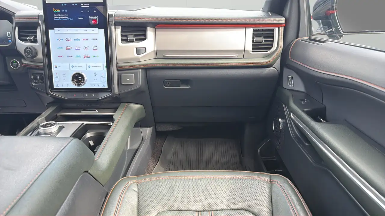 Ford Expedition снимка Ford Expedition