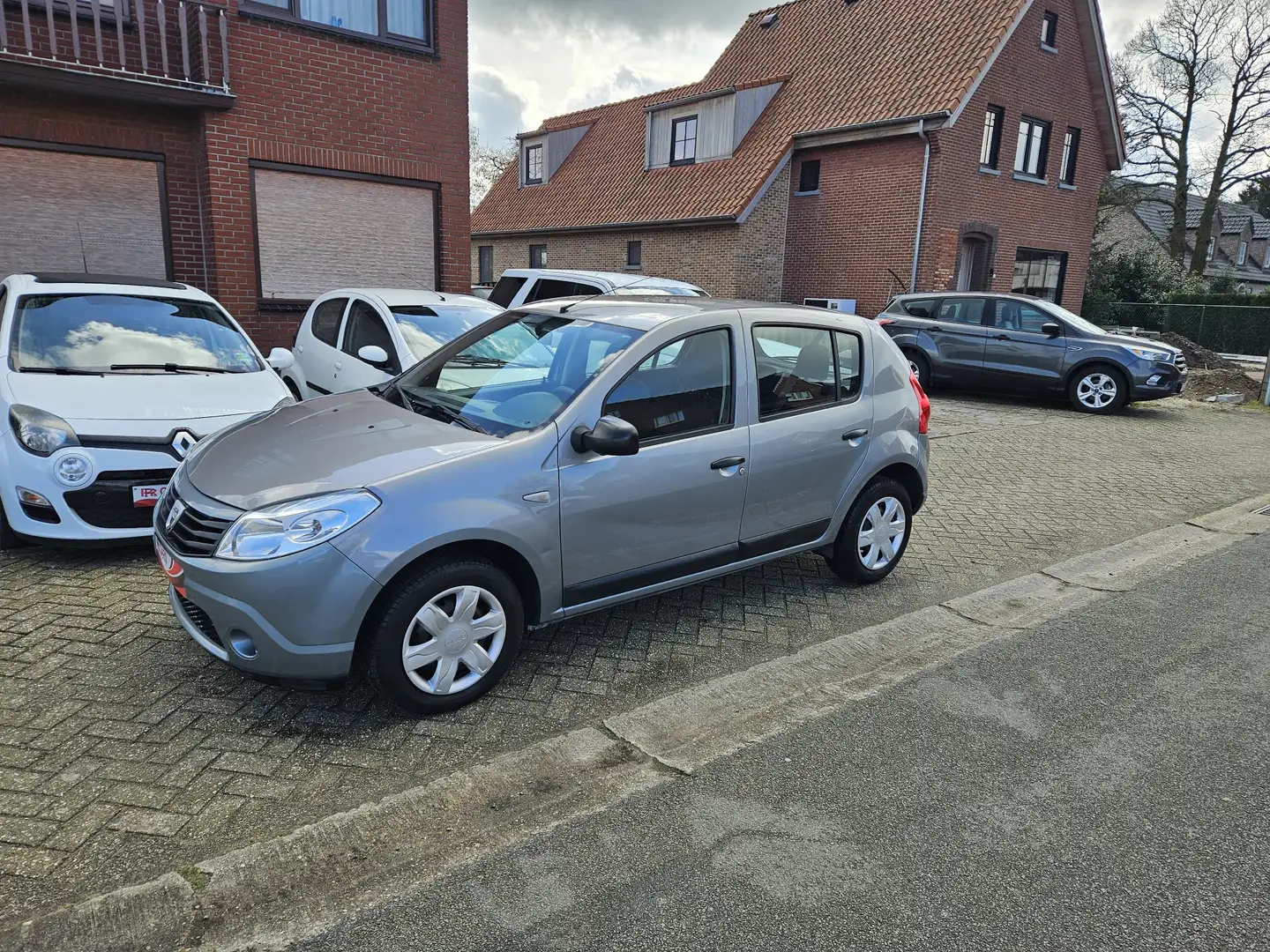 Dacia Sandero dacia sandero met keuring - 1