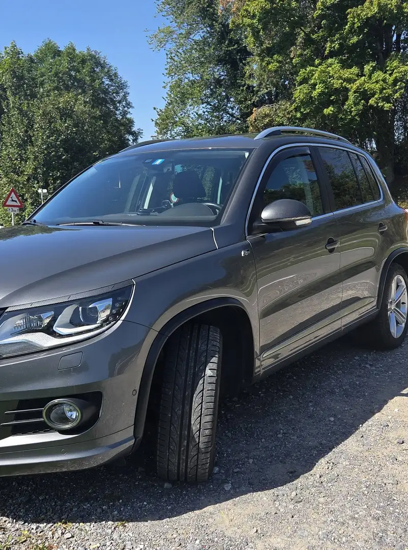 Volkswagen Tiguan R-Line (neu Zahnriemen) Grau - 2