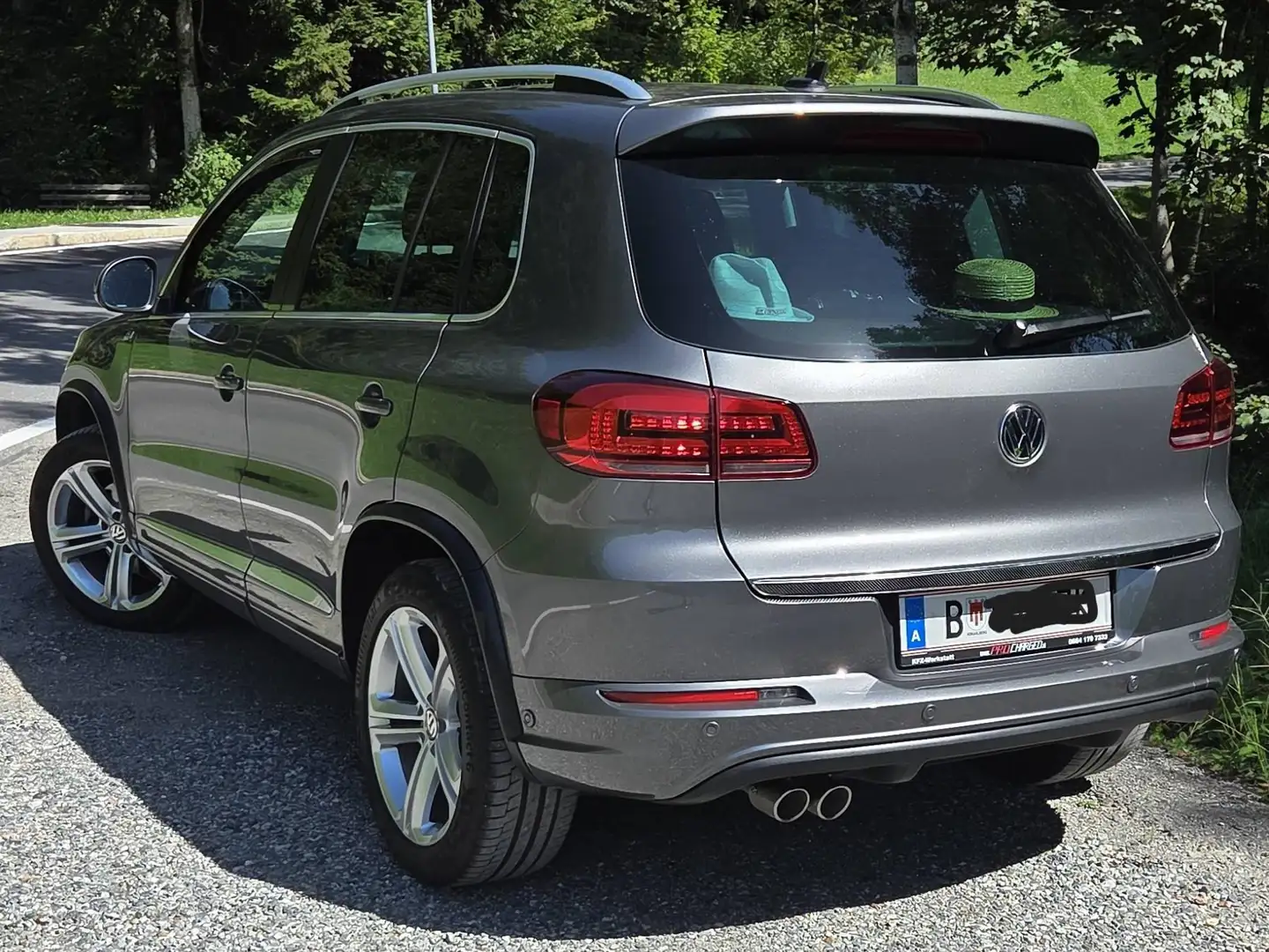 Volkswagen Tiguan R-Line (neu Zahnriemen) Grau - 1