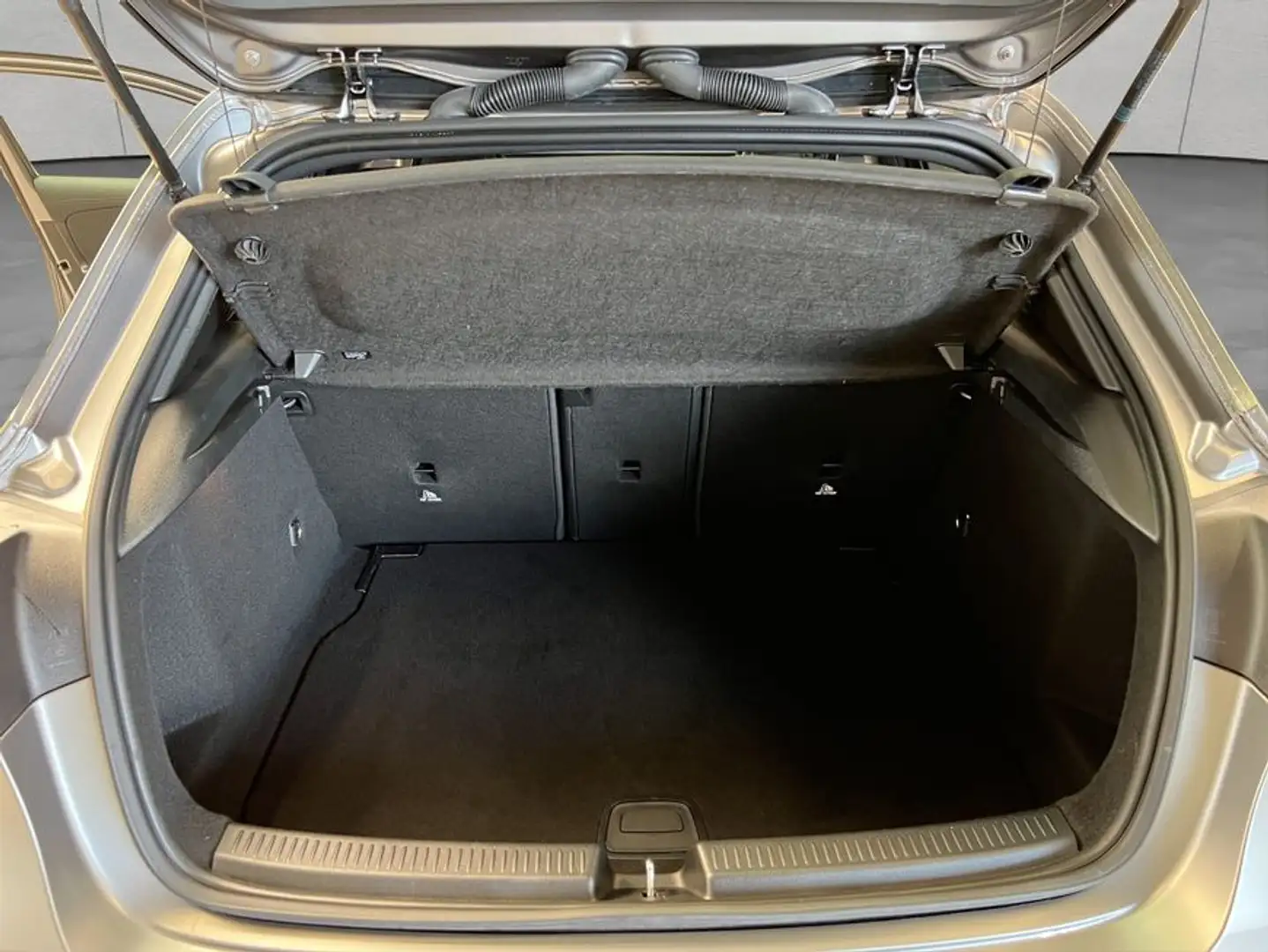 Mercedes-Benz A 35 AMG A-Klasse Grau - 2