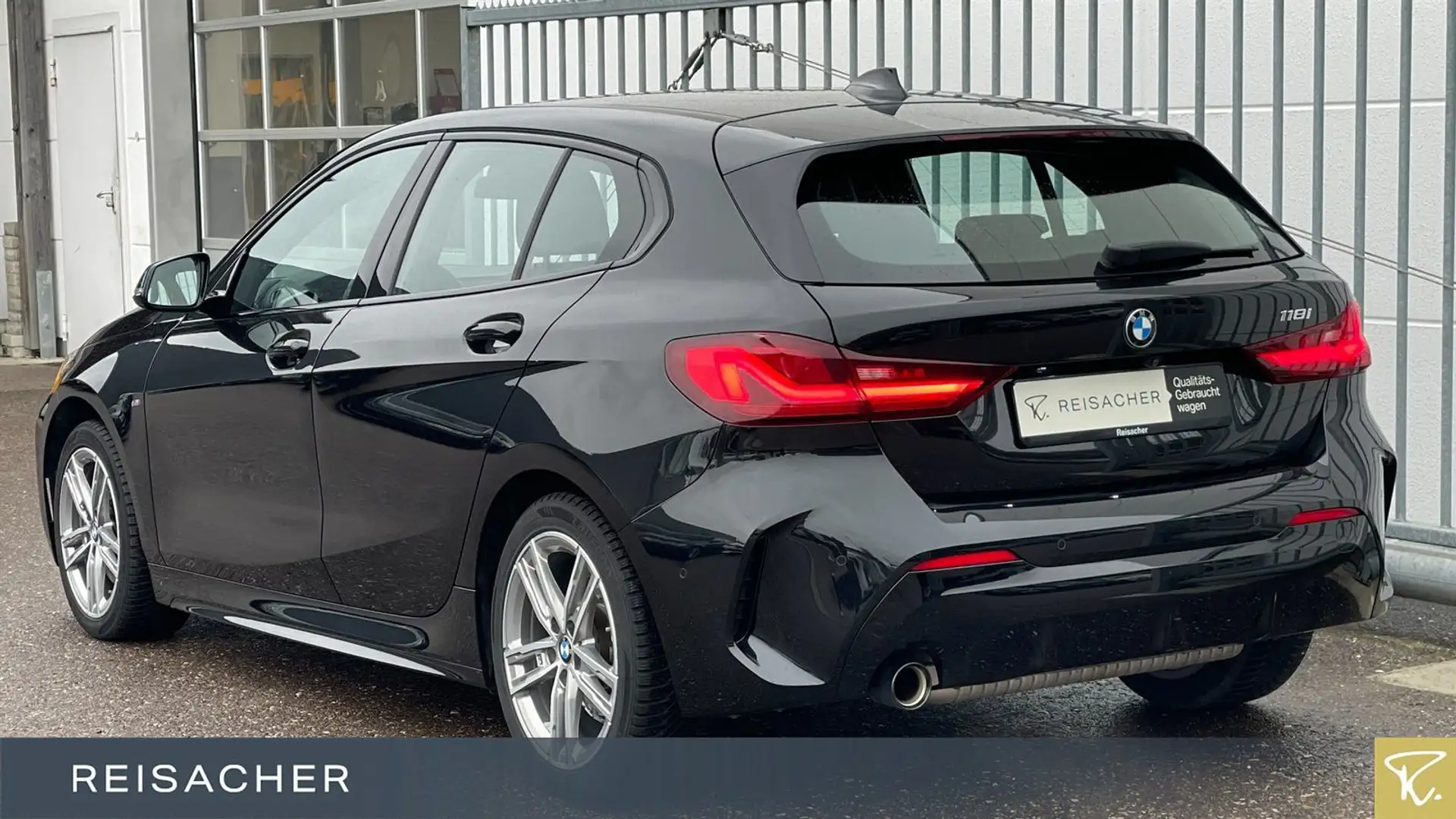 BMW 118 i M-Sport DKG LCProf LED DAB RFK PDC 17"LM Schwarz - 2