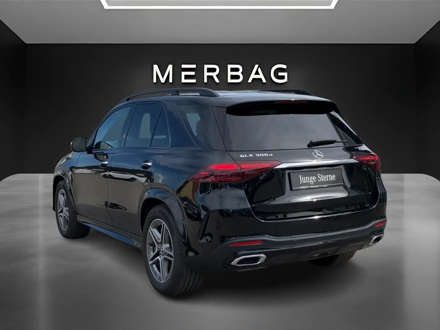 Mercedes-Benz GLE 300 d 4MATIC AMG Line Schwarz - 2