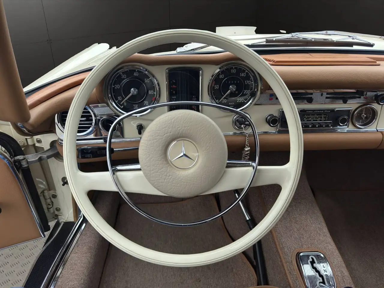 Mercedes-Benz SL 280, foto 10
