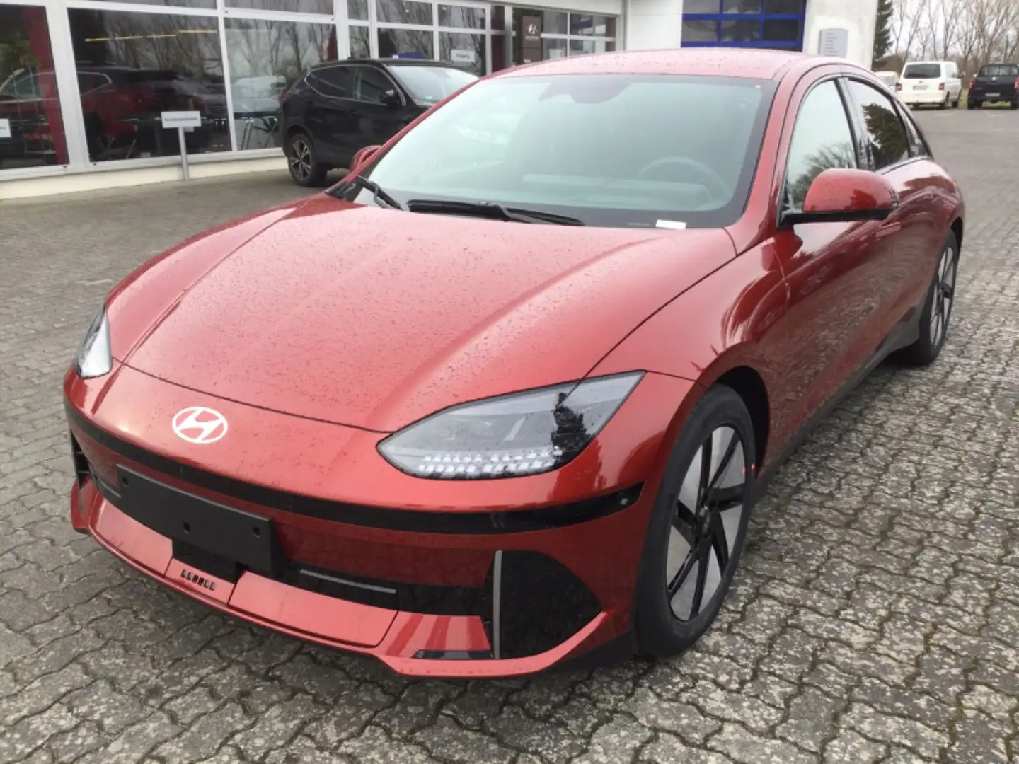 Hyundai IONIQ 6 77,4kWh Techniq Elektro 614km Reichweite Red - 1