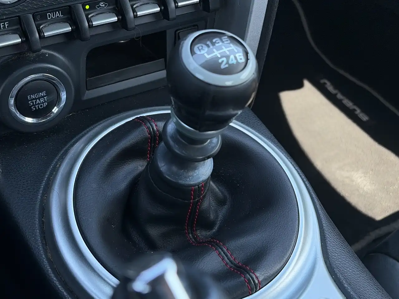 Subaru BRZ снимка Subaru BRZ