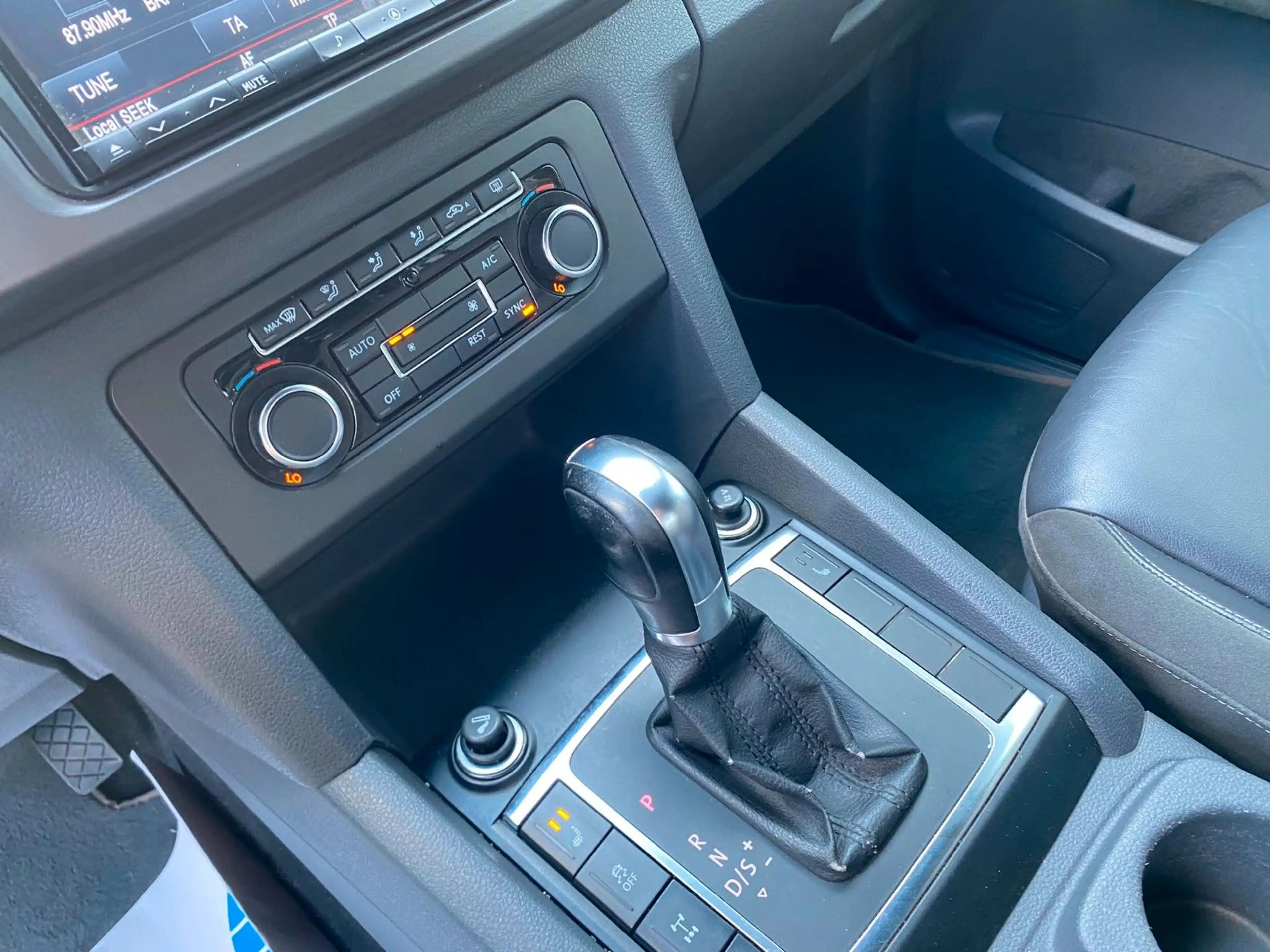 Volkswagen Amarok Highline DoubleCab 4Motion — photo 15