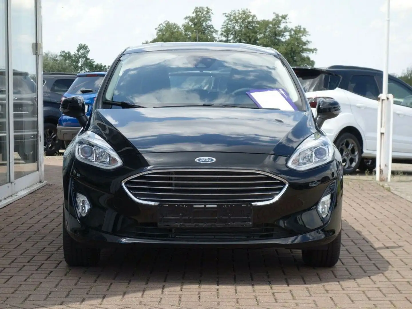 Ford Fiesta 1.1 Klima Alu Winterpak. Titanium Schwarz - 2