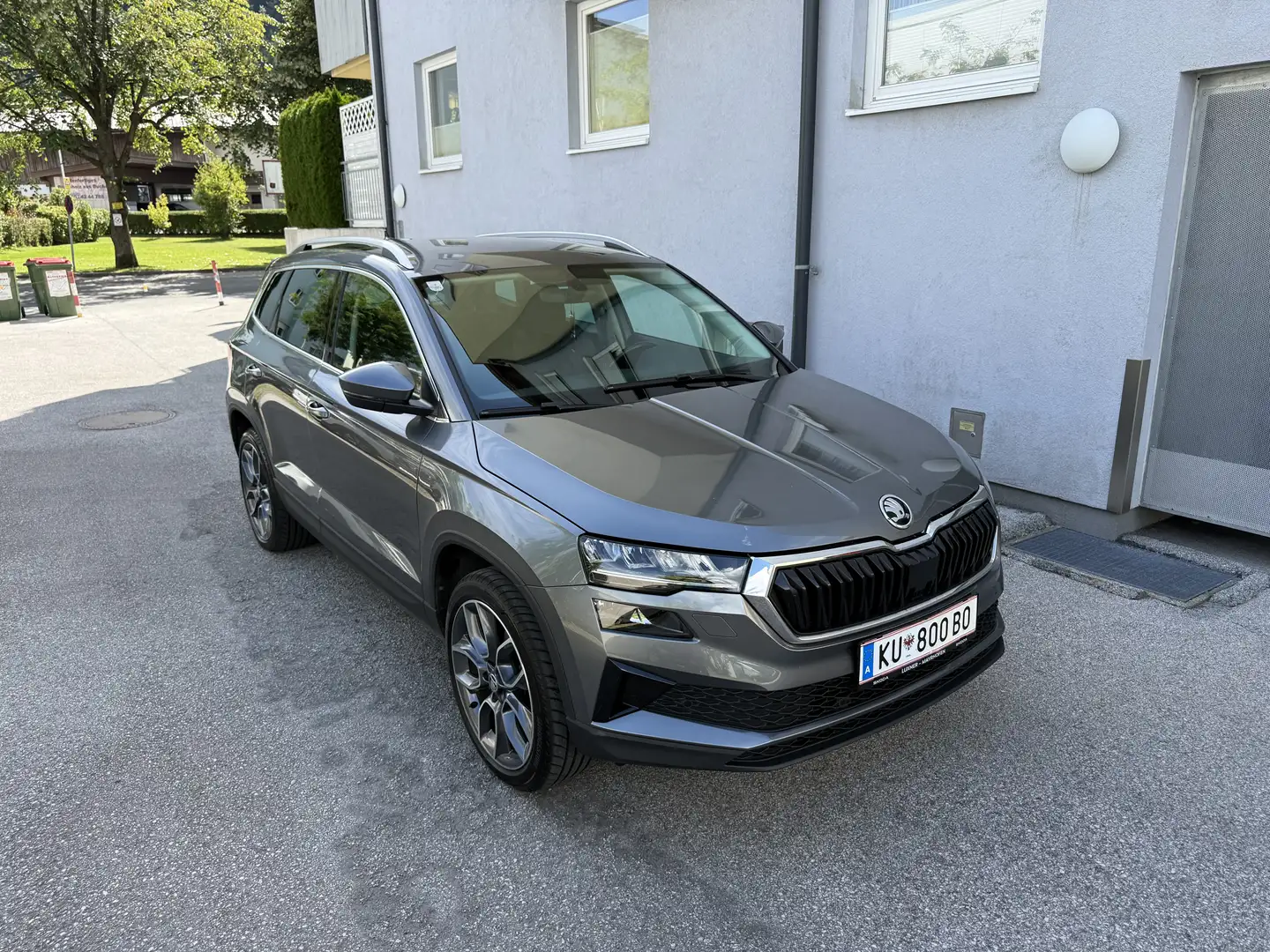 Skoda Karoq 2,0 TDI 4x4 DSG Virtual Navi Kamera Grau - 1