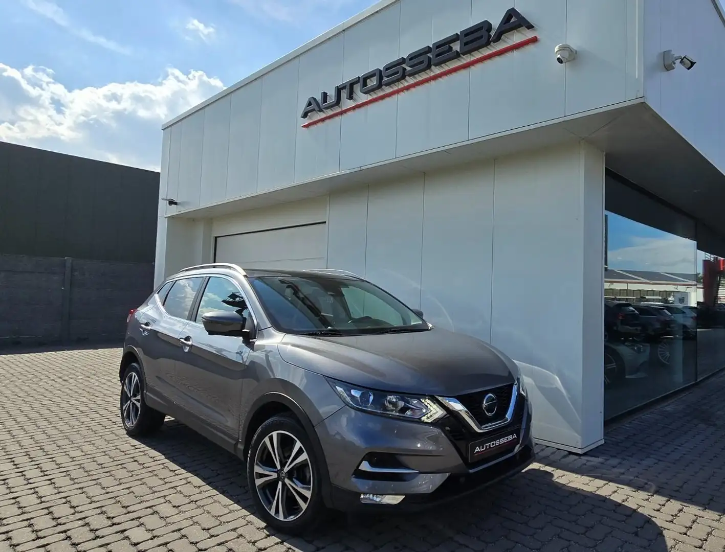Nissan Qashqai 1.5 dCi N-Connecta PANODAK/CAMERA/GARANTIE Gris - 1