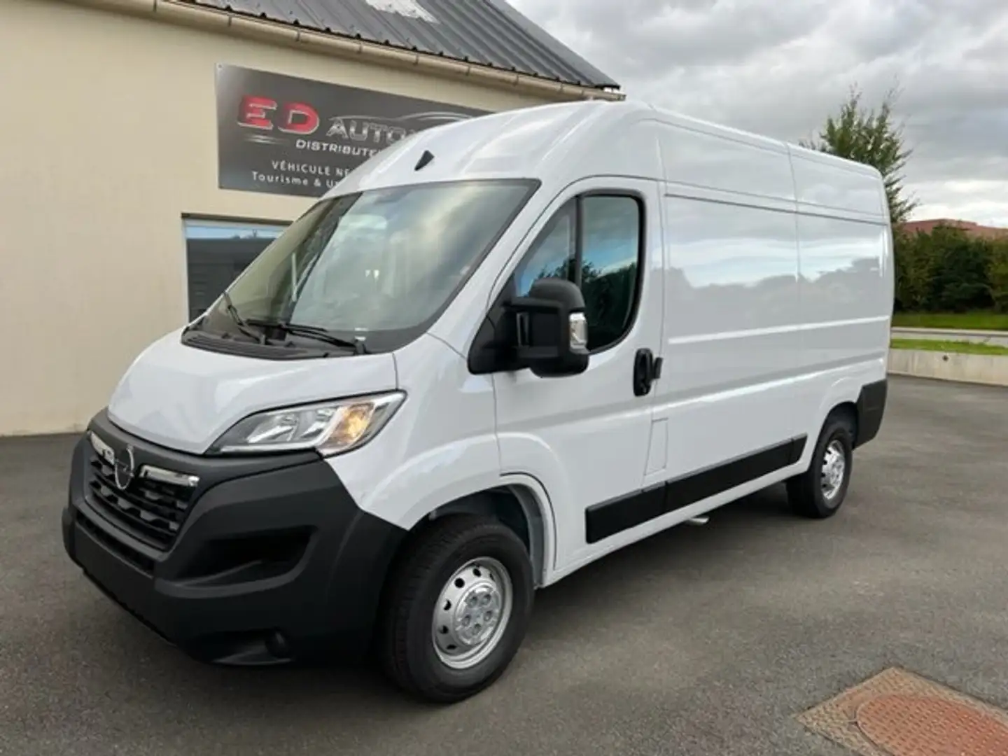 Opel Movano F3500 L2H2 140 CH PACK BUSINESS CONNECT White - 1