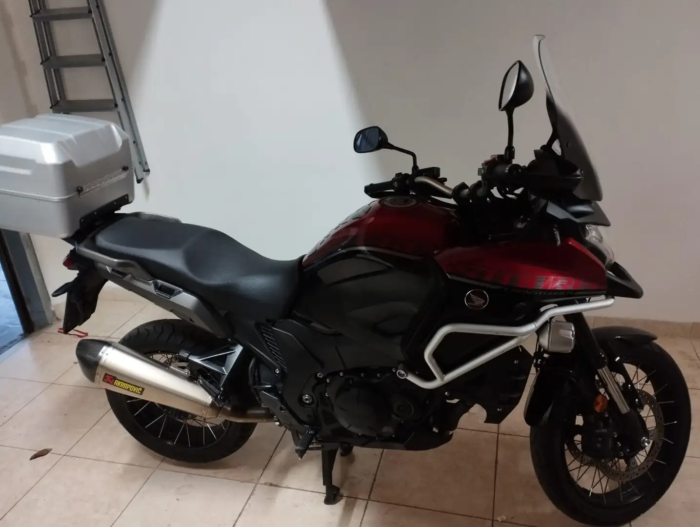 Honda Crosstourer TRAVEL EDITION Rot - 2