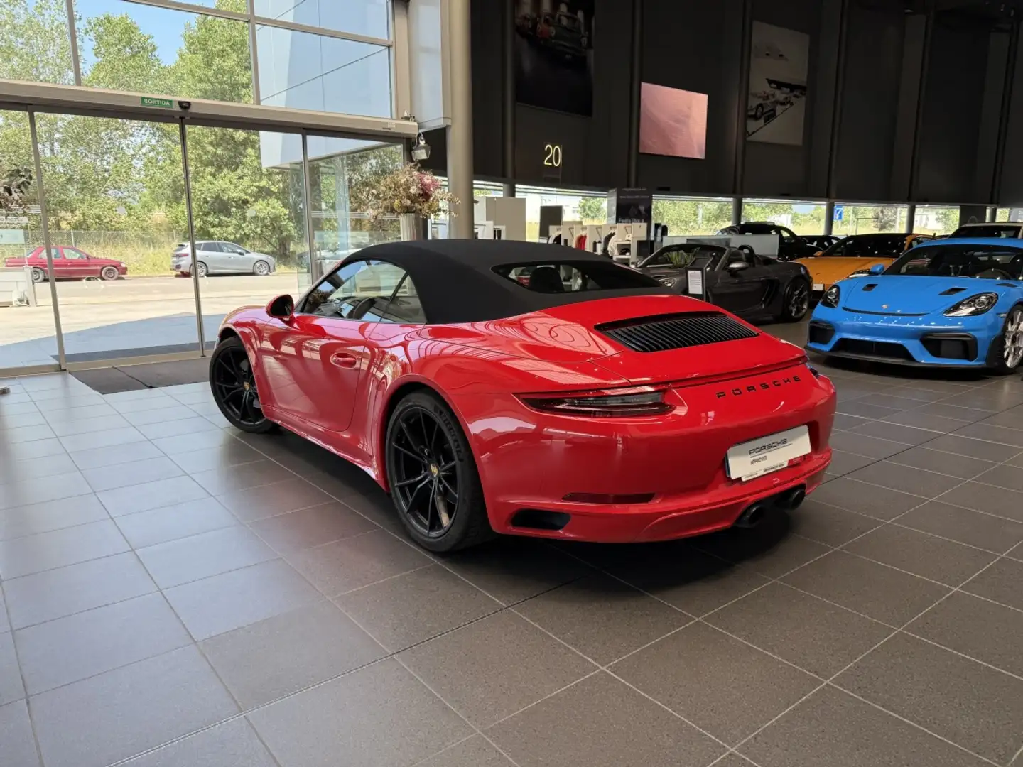 Porsche 991 Carrera 4 S Cabriolet PDK Rood - 2