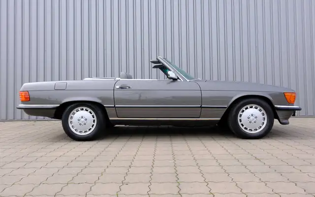 Mercedes-Benz SL 560