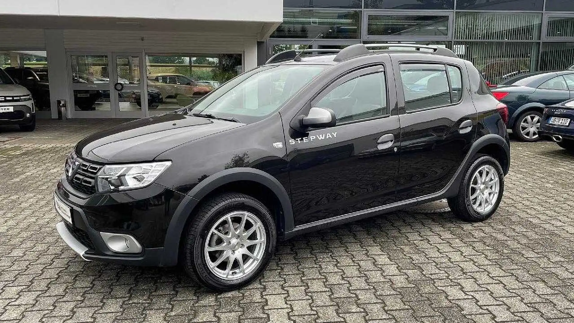 Dacia Sandero Stepway Prestige TCe 90 Navi PDC RFK uvm Schwarz - 1