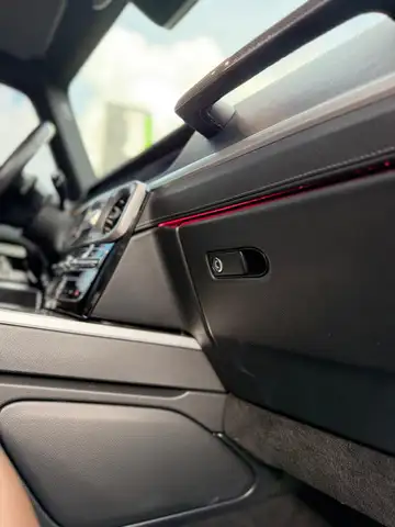 Mercedes-Benz G-Class view 9