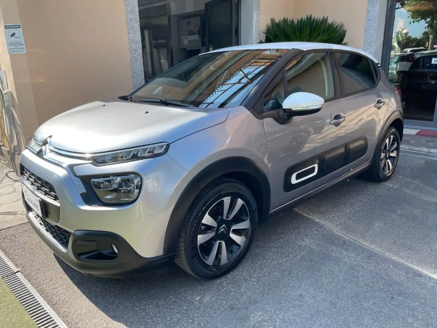 Citroen C3 PureTech 83 S&S Max TUA DA 200,00 EURO AL MESE Gris - 1