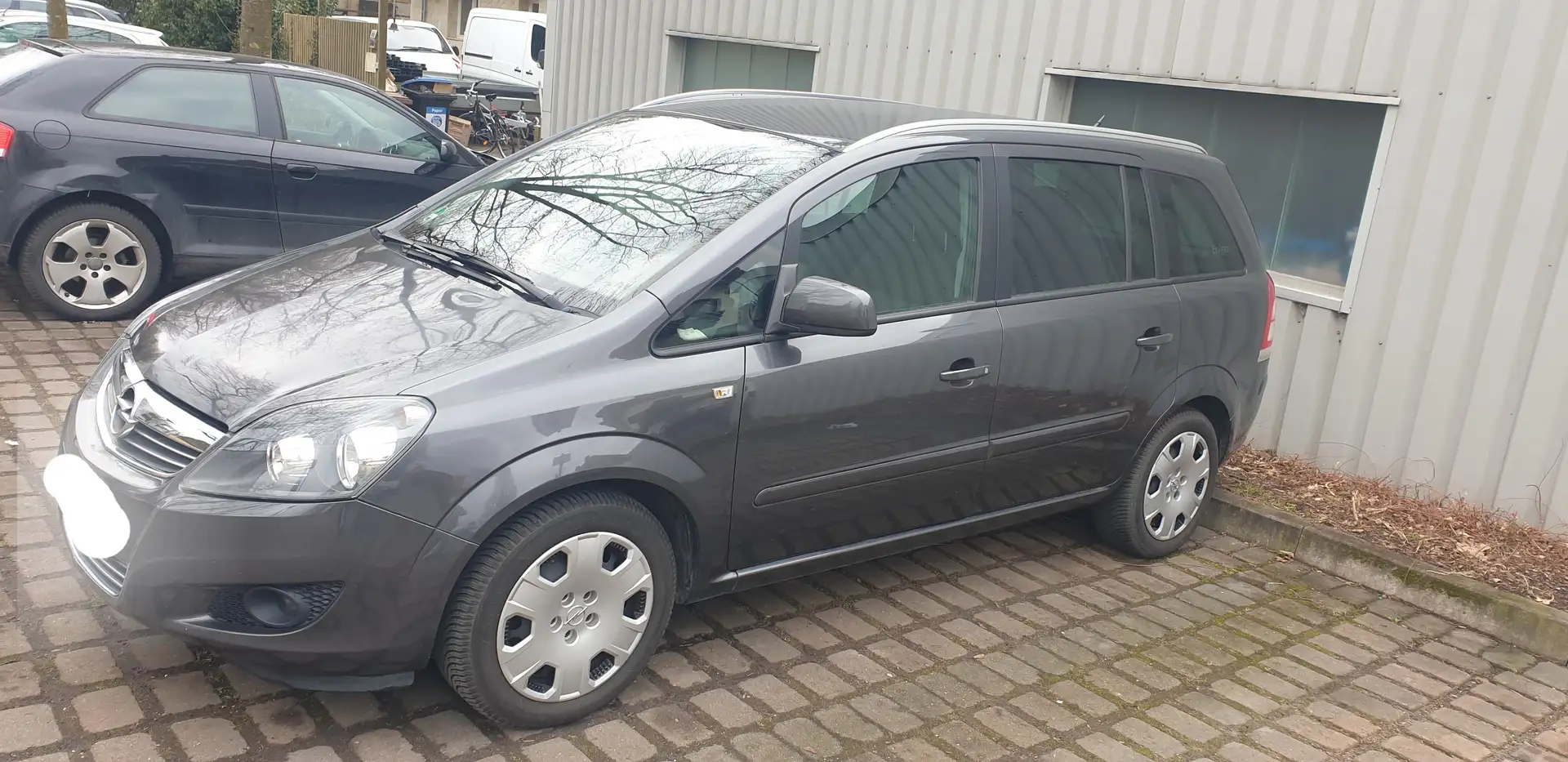 Opel Zafira Tourer Zafira Tourer 1.6 CNG Turbo ecoFLEX Edition siva - 1