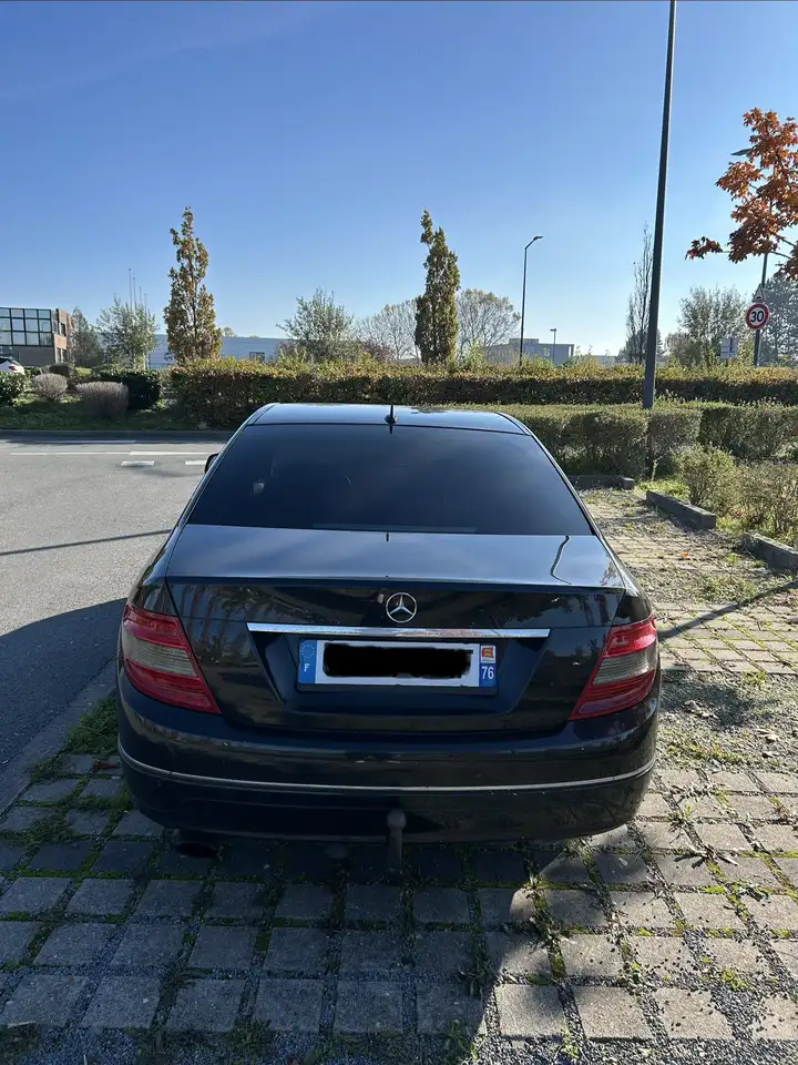 Mercedes-Benz C 220