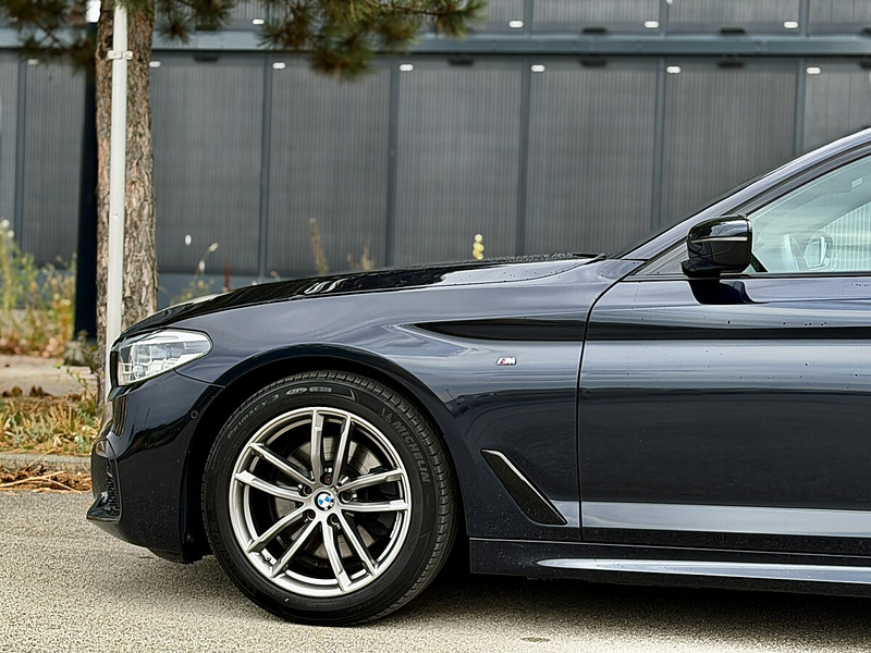 BMW 520 d Touring // M-PAKET // PANORAMA // HEAD-Up // ... — photo 13