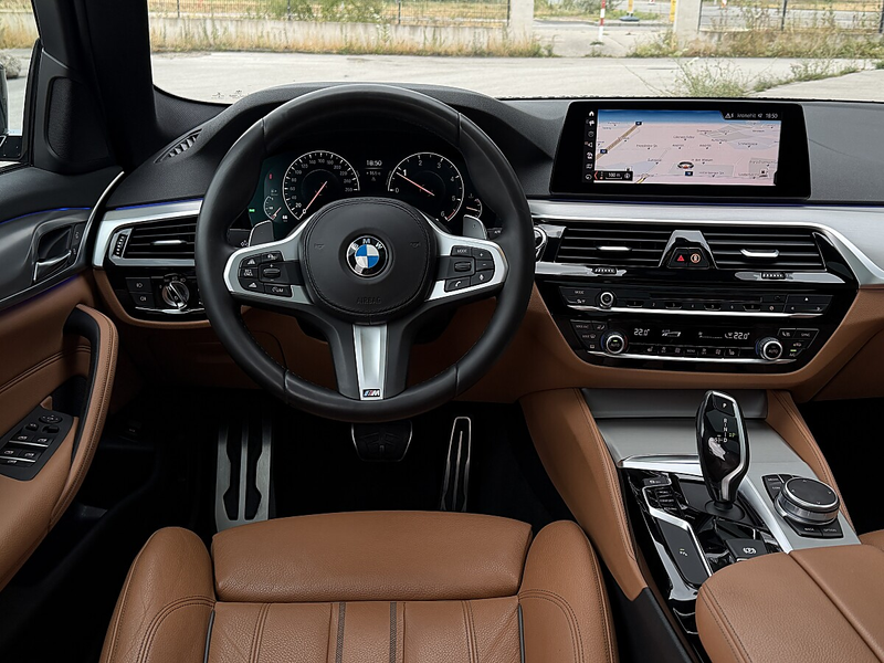BMW 520 d Touring // M-PAKET // PANORAMA // HEAD-Up // ... — photo 2