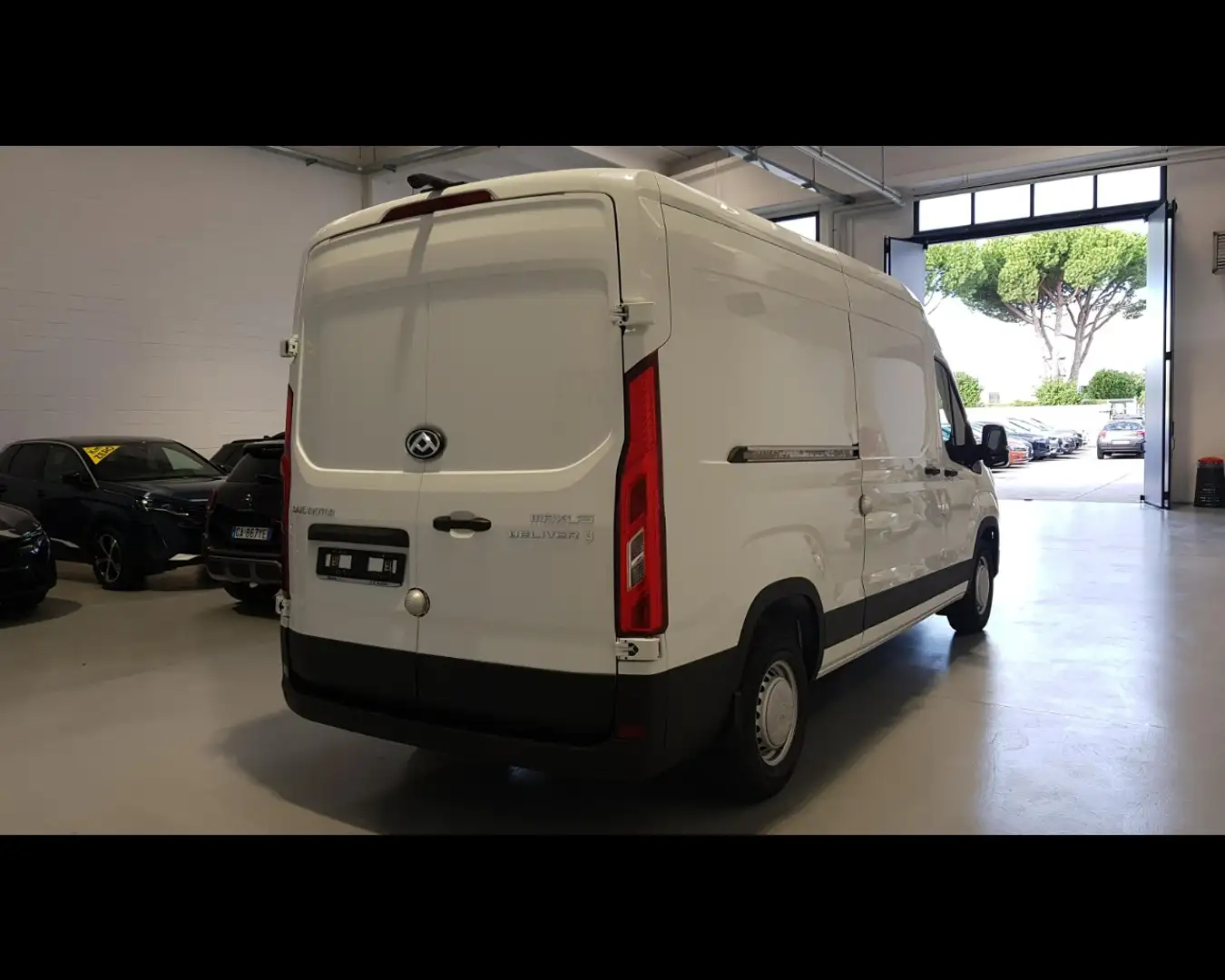 Maxus Deliver 9 VAN L3H2 N1 Biały - 2