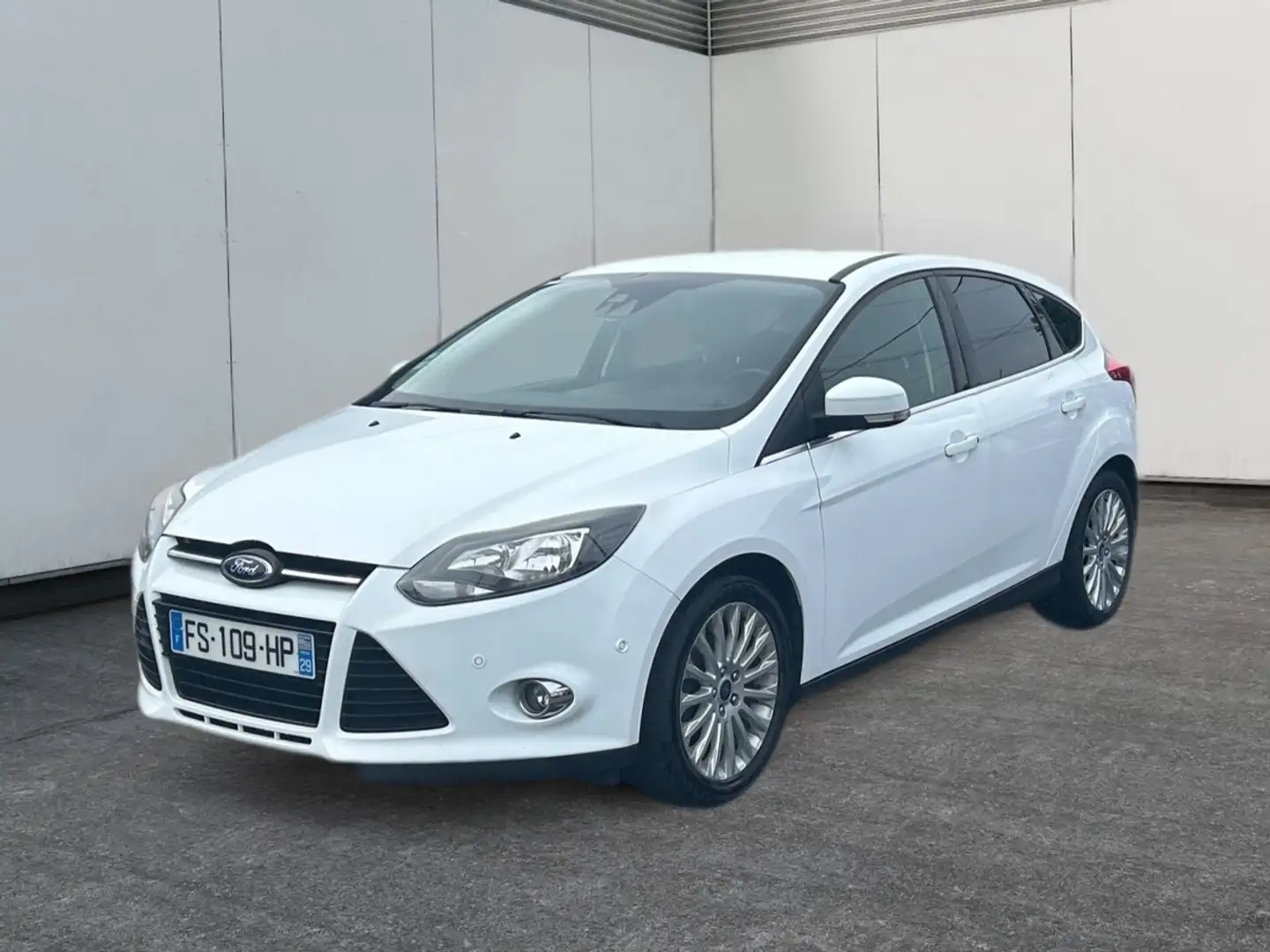 Ford Focus III 1.6 TDCI Garantie jusqu\u0027a 24 mois Weiß - 1