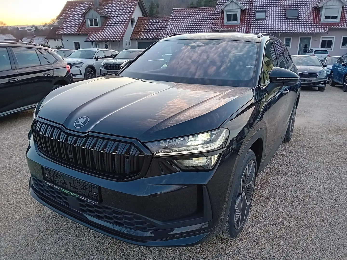 Skoda Kodiaq Sportline DSG 7-Sitze 4x4*AHK-Vorb.*Navi*Matrix*AC Schwarz - 2