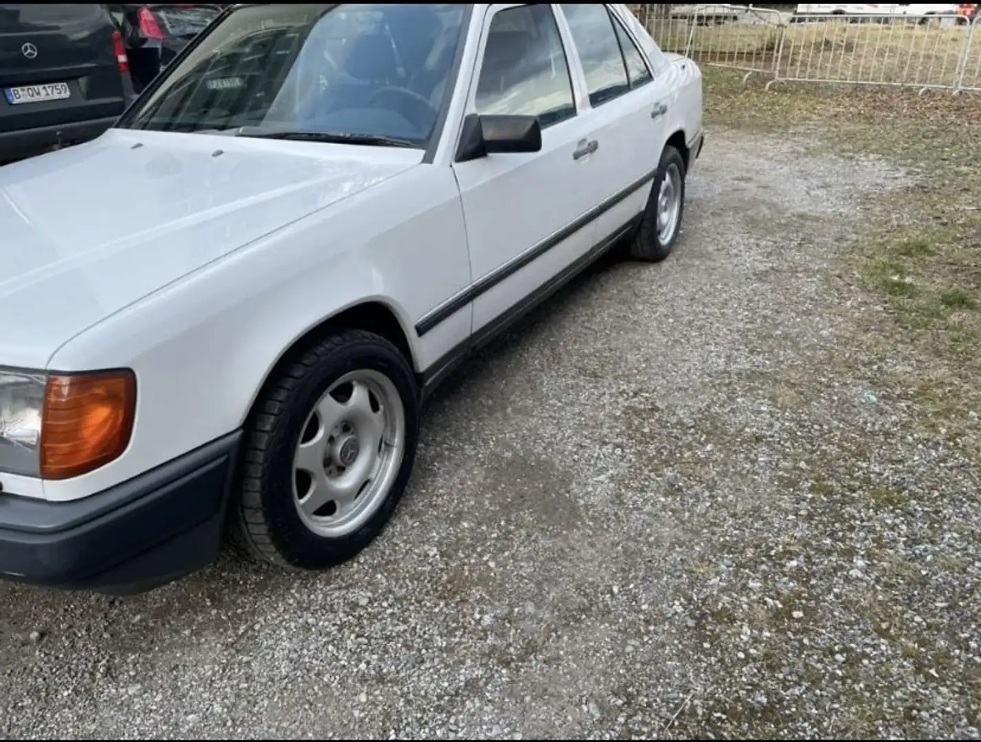 Mercedes-Benz Baureihe 124 300 D. 4 Matik Weiß - 2
