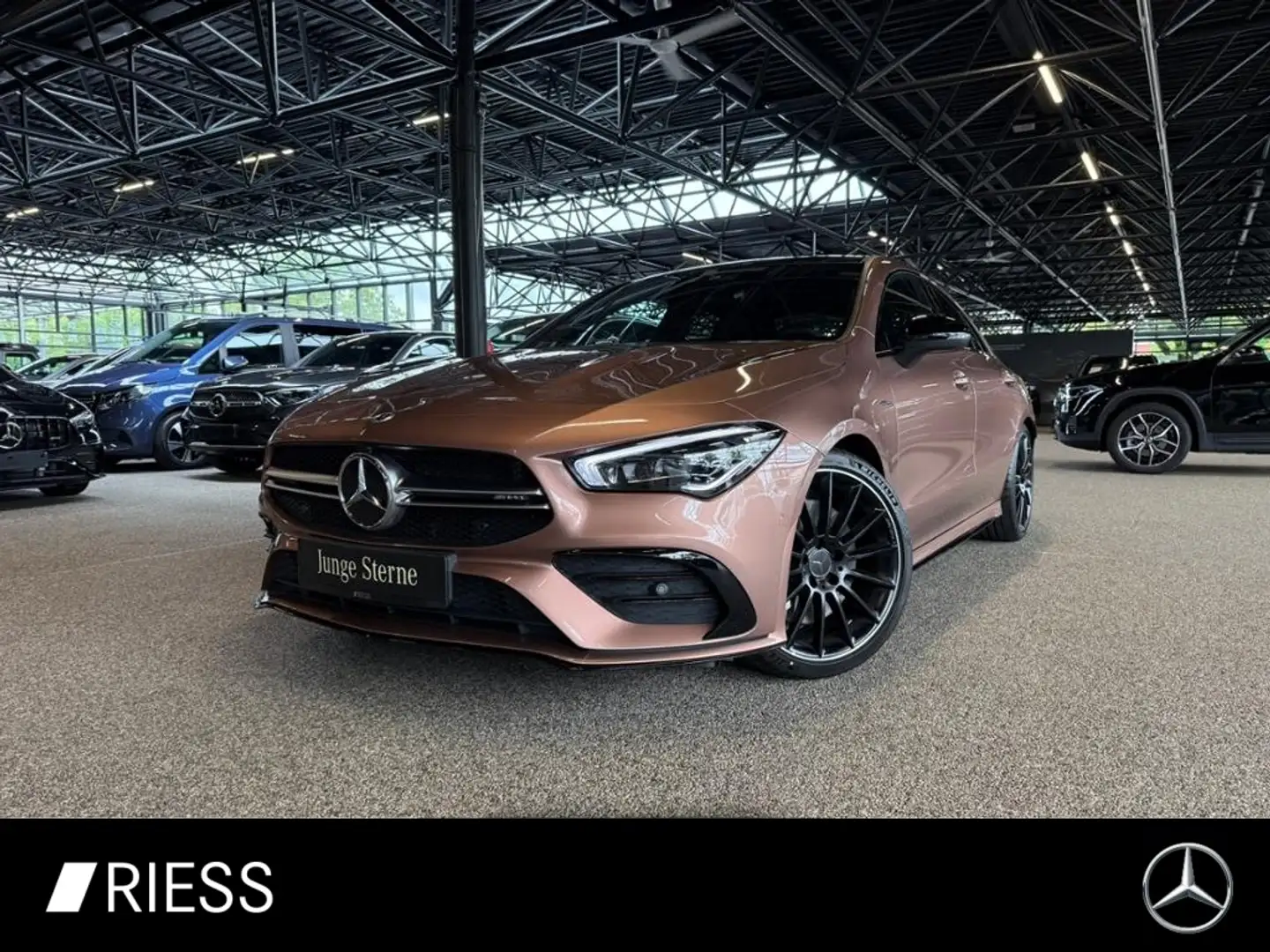 Mercedes-Benz CLA 35 AMG 4MATIC Coupé SD ParkAss. HUD KAM LED Zlatá - 1